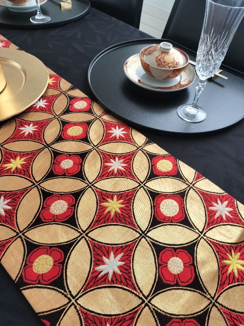 PiPi　A896★逸品‼️七宝模様‼️テーブルランナー2m18cm