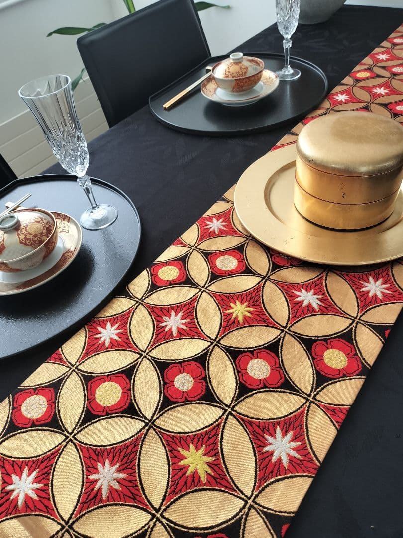 PiPi　A896★逸品‼️七宝模様‼️テーブルランナー2m18cm