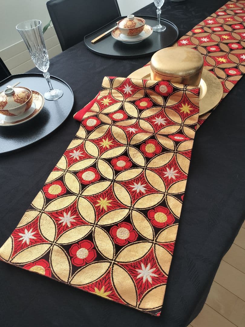 PiPi　A896★逸品‼️七宝模様‼️テーブルランナー2m18cm