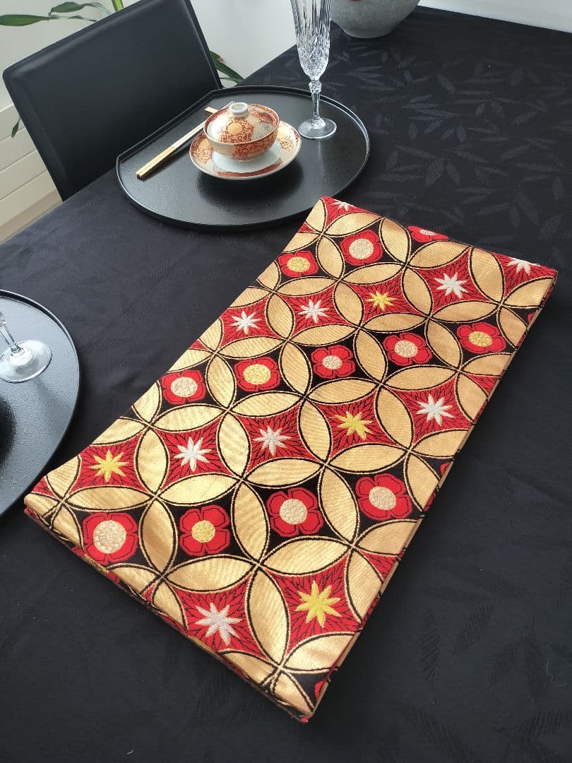 PiPi　A896★逸品‼️七宝模様‼️テーブルランナー2m18cm