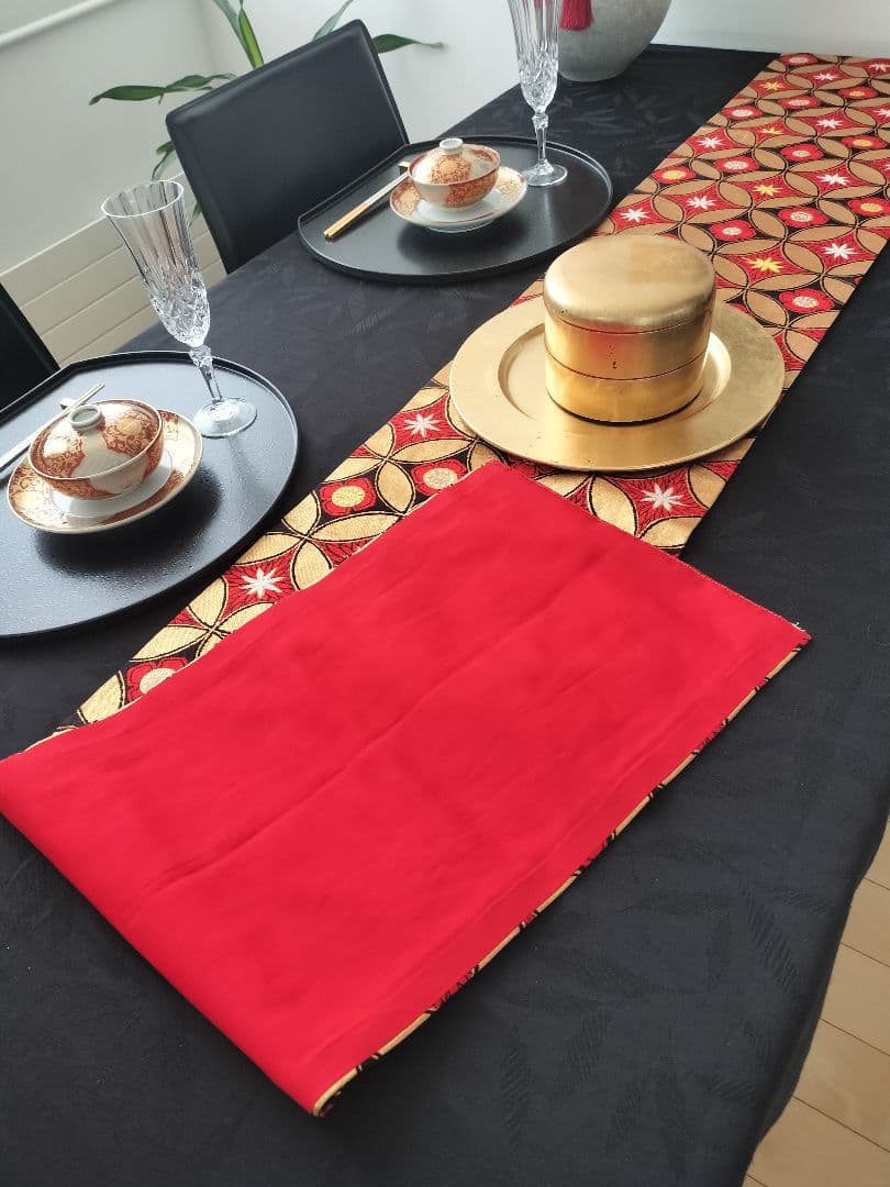 PiPi　A896★逸品‼️七宝模様‼️テーブルランナー2m18cm