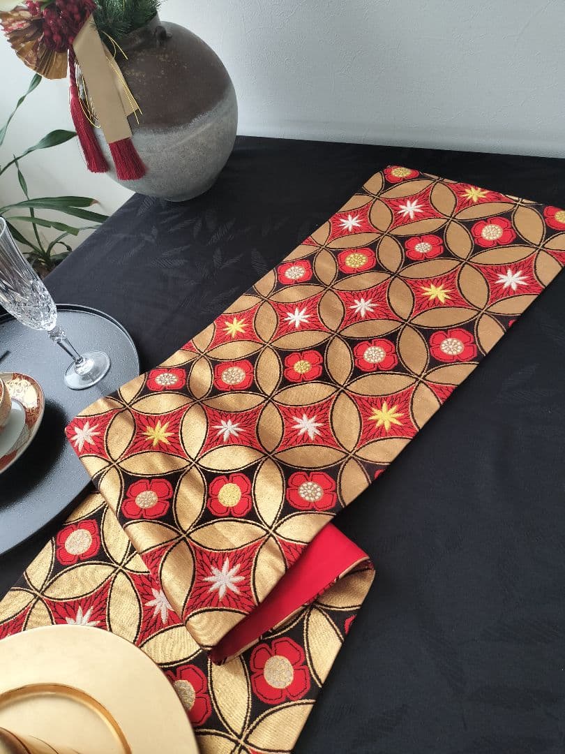 PiPi　A896★逸品‼️七宝模様‼️テーブルランナー2m18cm