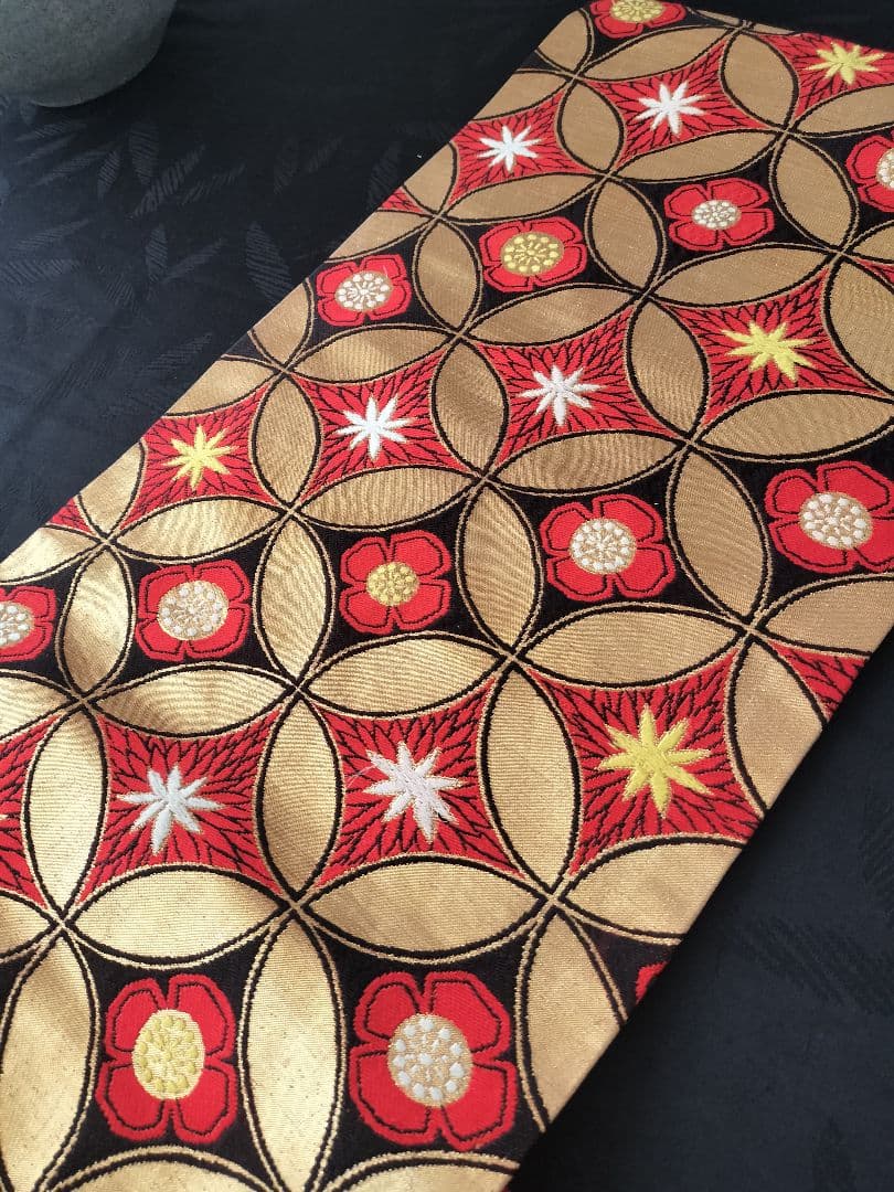 PiPi　A896★逸品‼️七宝模様‼️テーブルランナー2m18cm