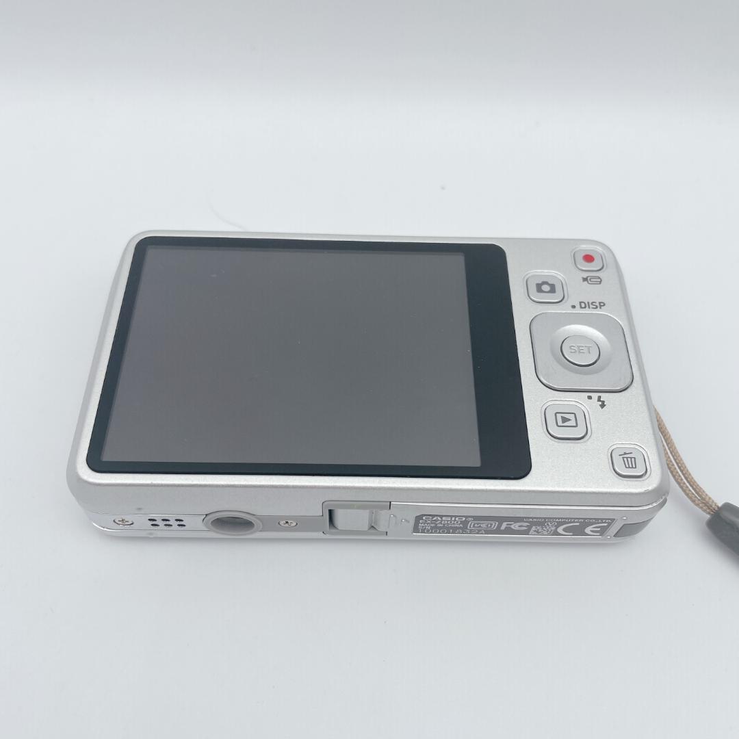 【極美品】CASIO カシオ EXILIM デジタルカメラ EX-Z800