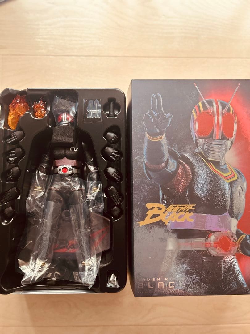 ホットトイズ仮面ライダーブラック&Soosootoys 1/6 銀影の戦士セット
