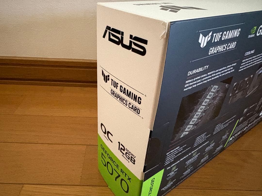 グラフィックボード・グラボ・ビデオカード ASUS TUF GeForce RTX 5070 OC 12GB GDDR7