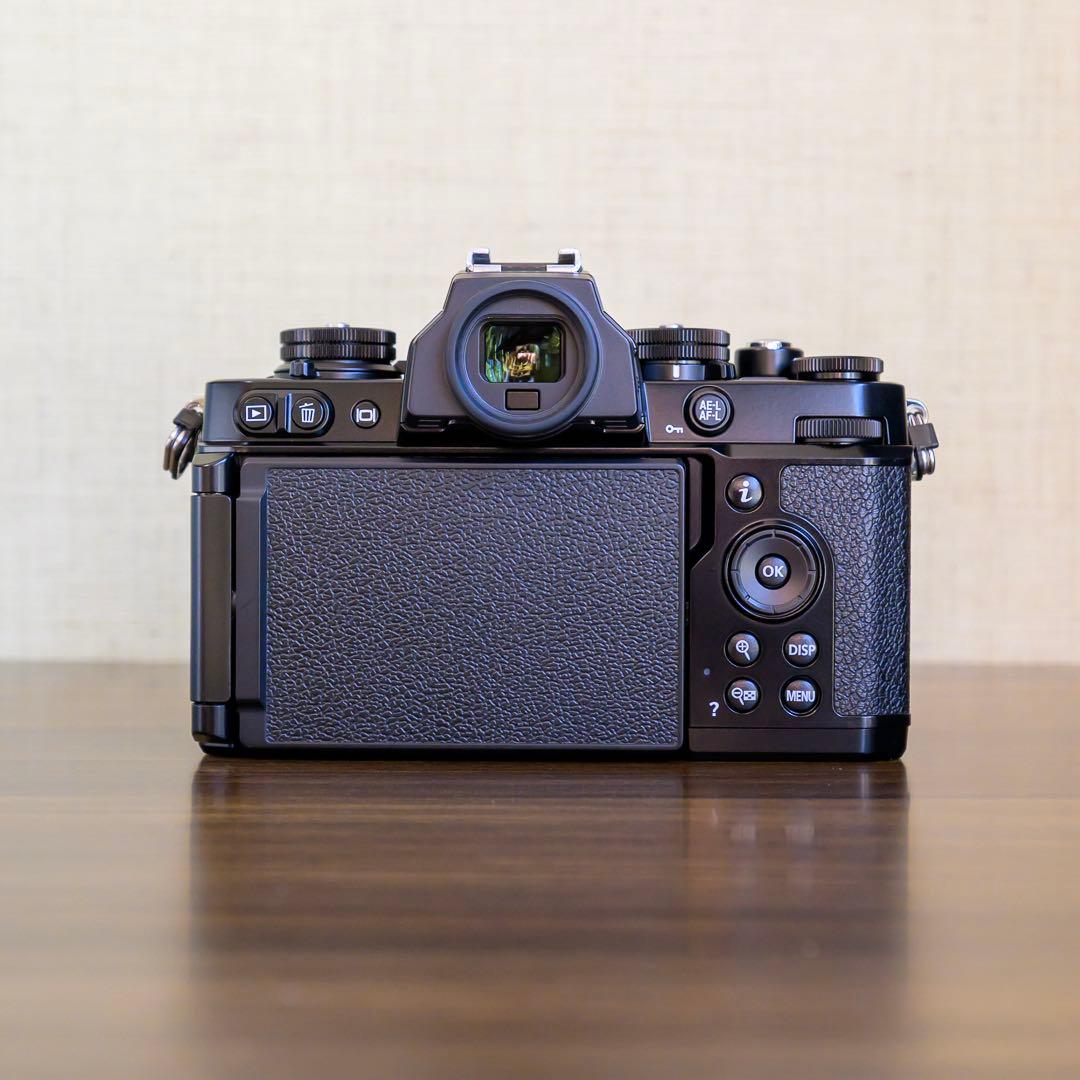 Nikon Z fc ミラーレス一眼カメラ　本体　ブラック