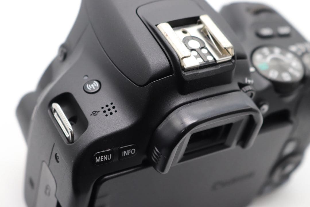超美品 【Canon EOS Kiss X9 ダブルレンズセット】　安心保証あり