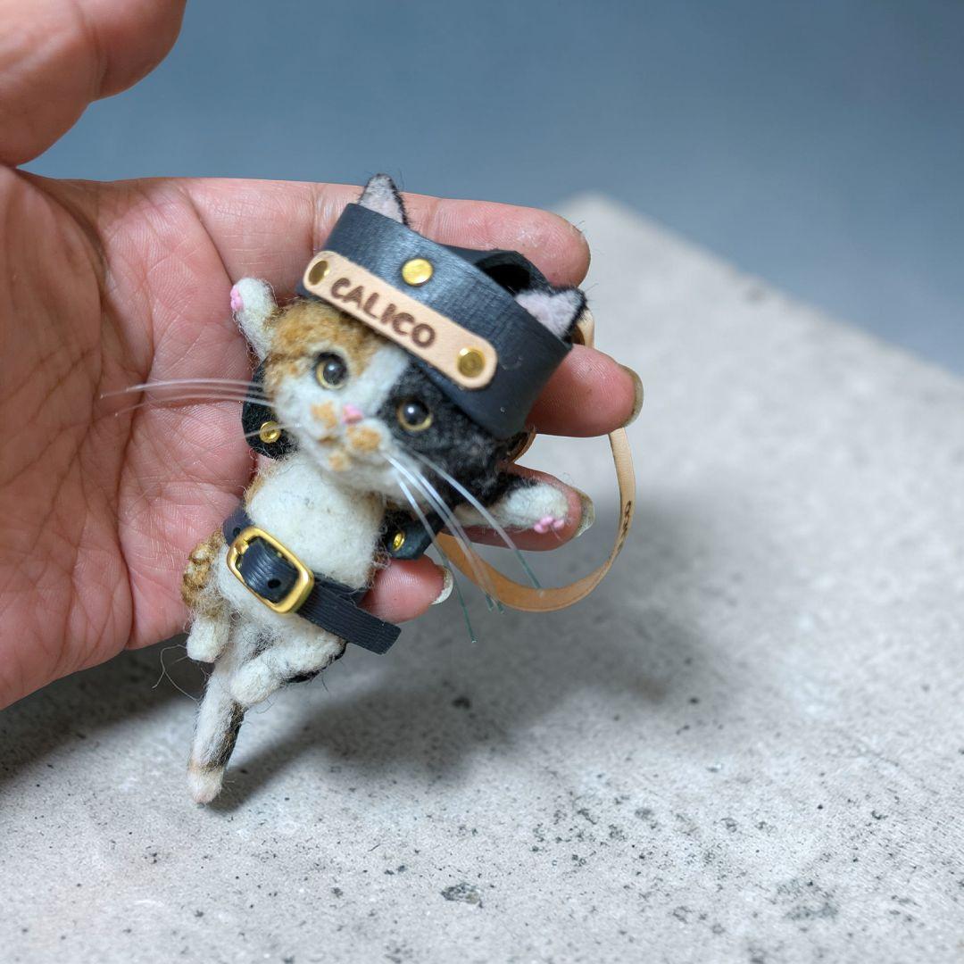 豆猫HOLDCATキーホルダー MN-03 三毛猫〜特製豆猫トレカ付き