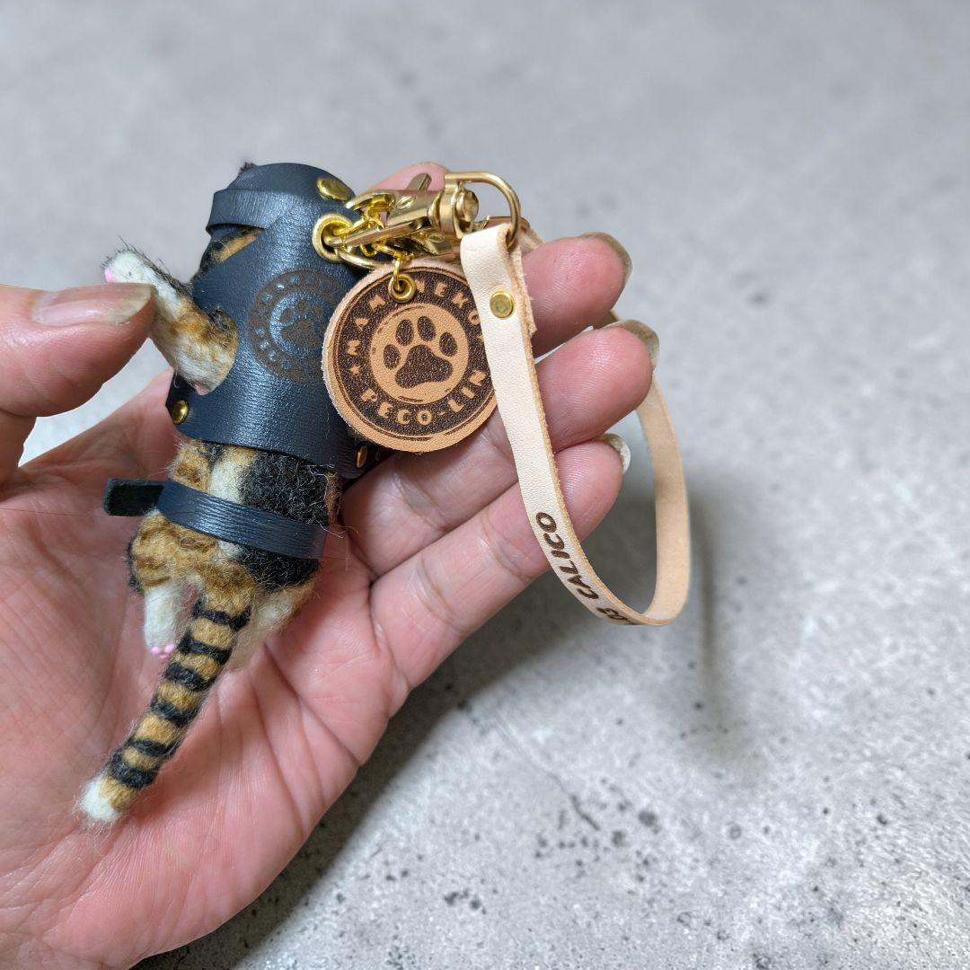 豆猫HOLDCATキーホルダー MN-03 三毛猫〜特製豆猫トレカ付き