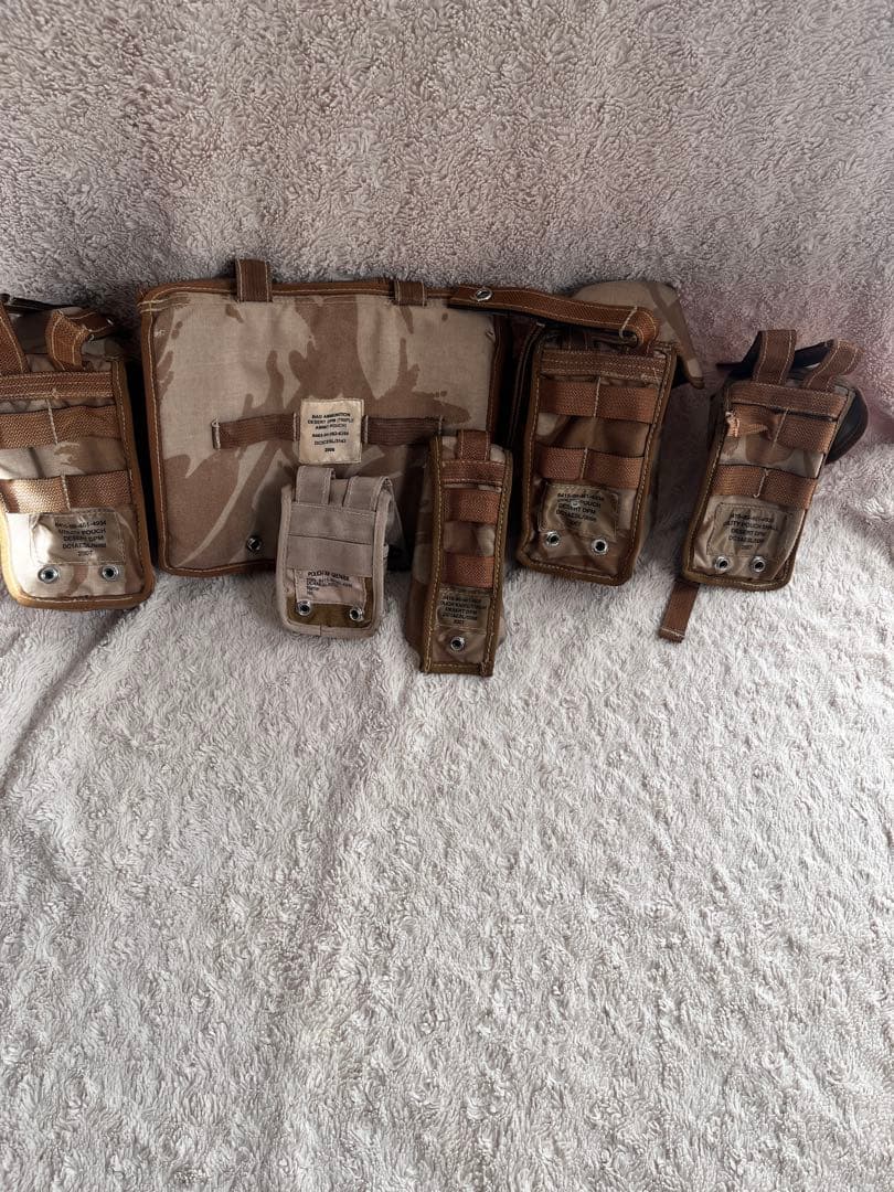 イギリス軍　砂漠迷彩DPMタクティカルベスト（ポーチ 6 個付き）