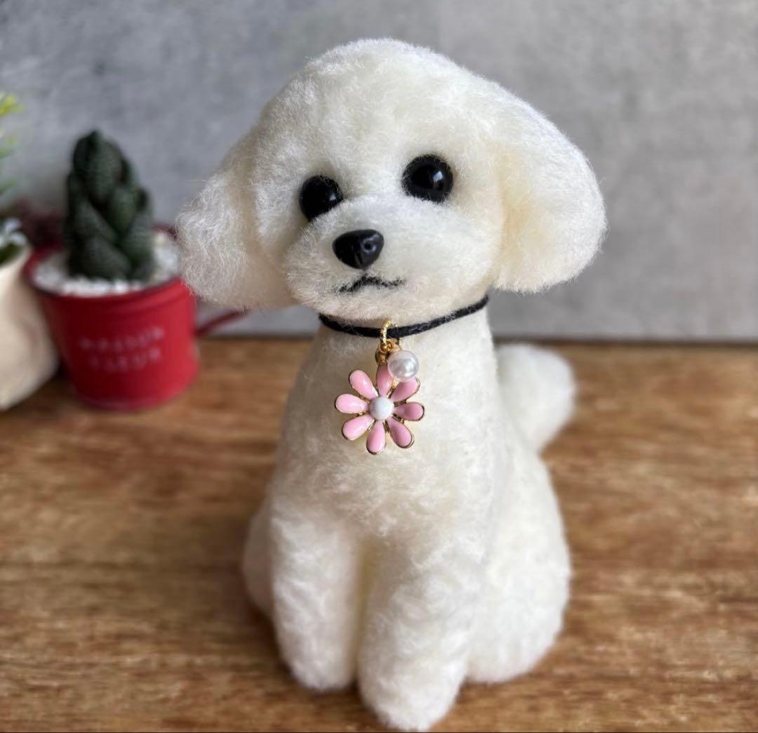 うさこ*.゜。:+*.゜羊毛フェルトのトイプードル*.゜