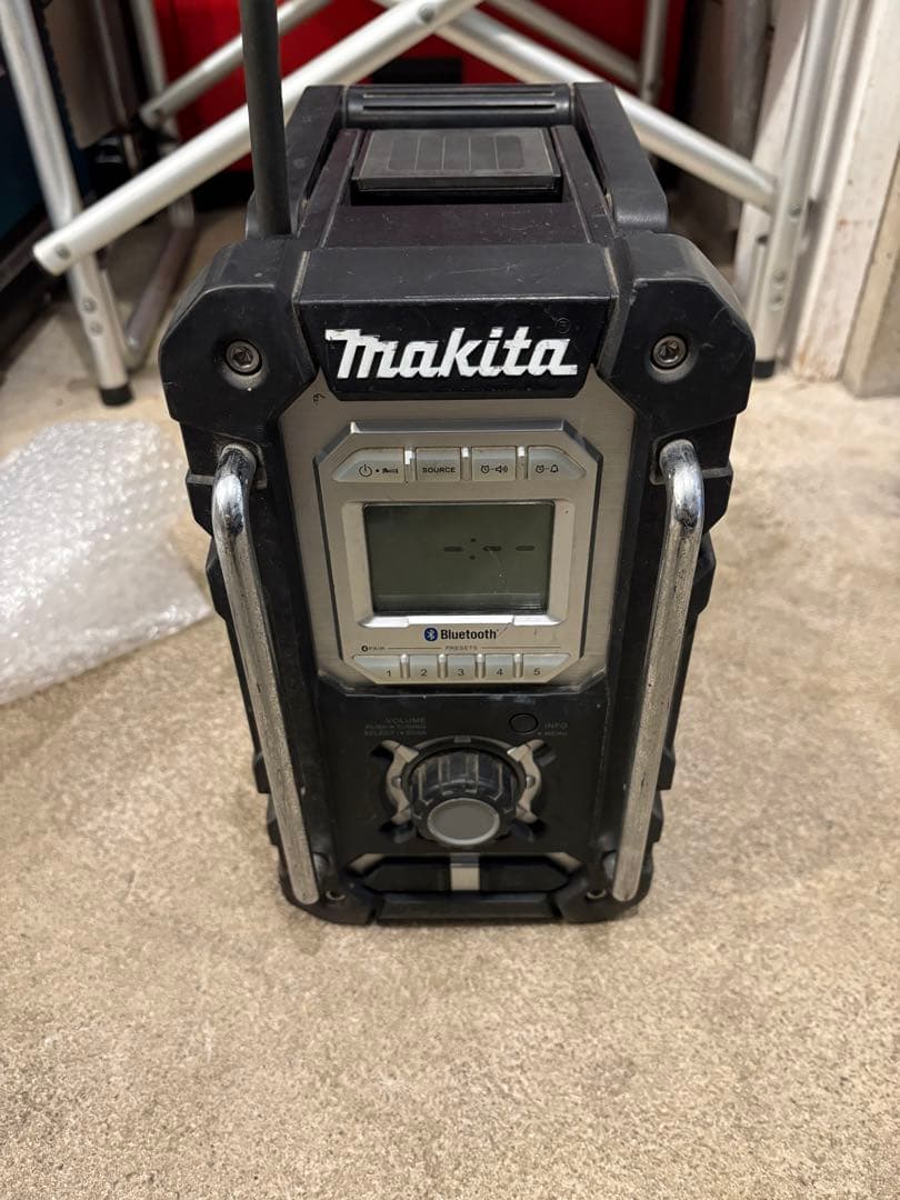 Makita Bluetooth 現場ラジオ　MR106