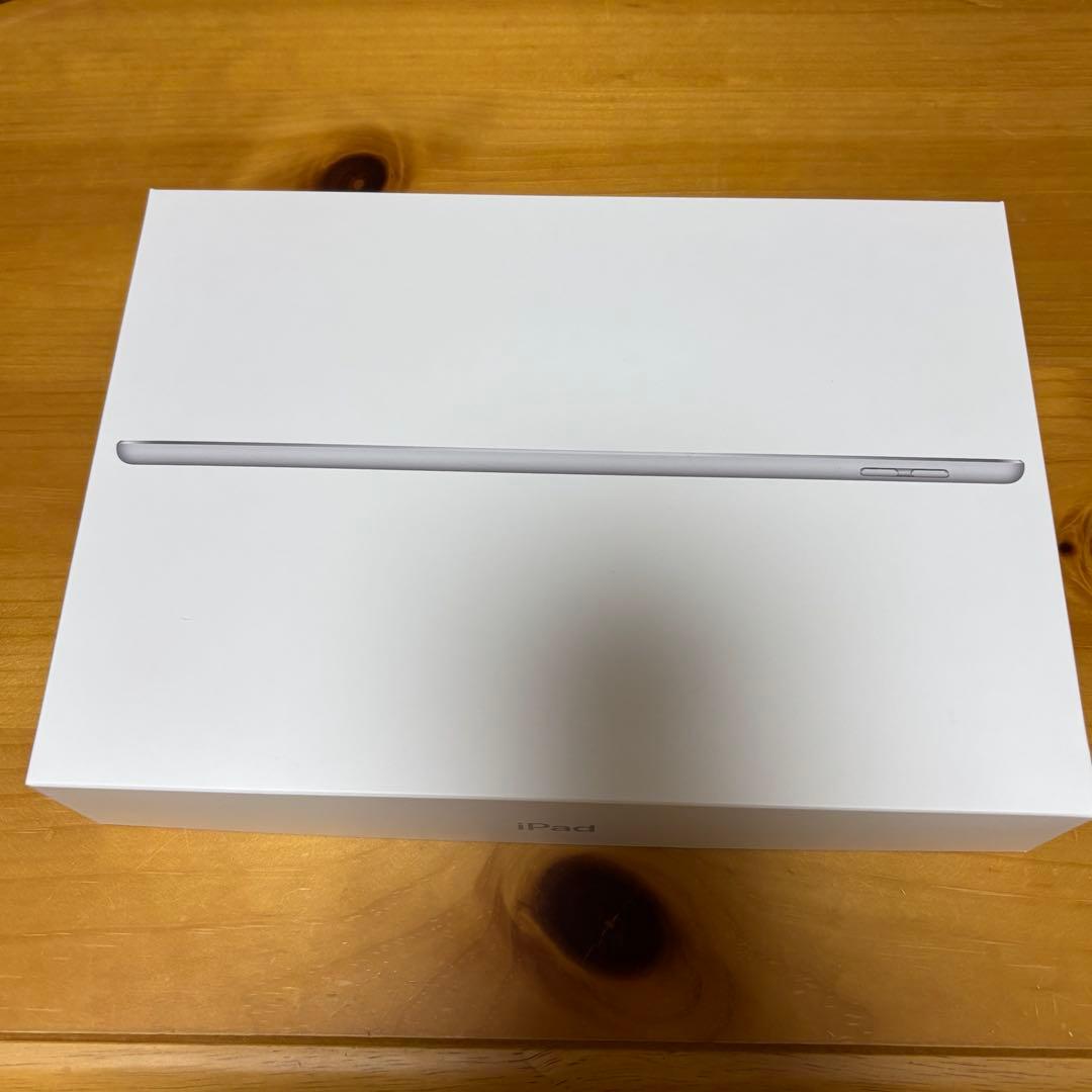 iPad 第8世代　本体　Wi-Fiモデル　32GB シルバー
