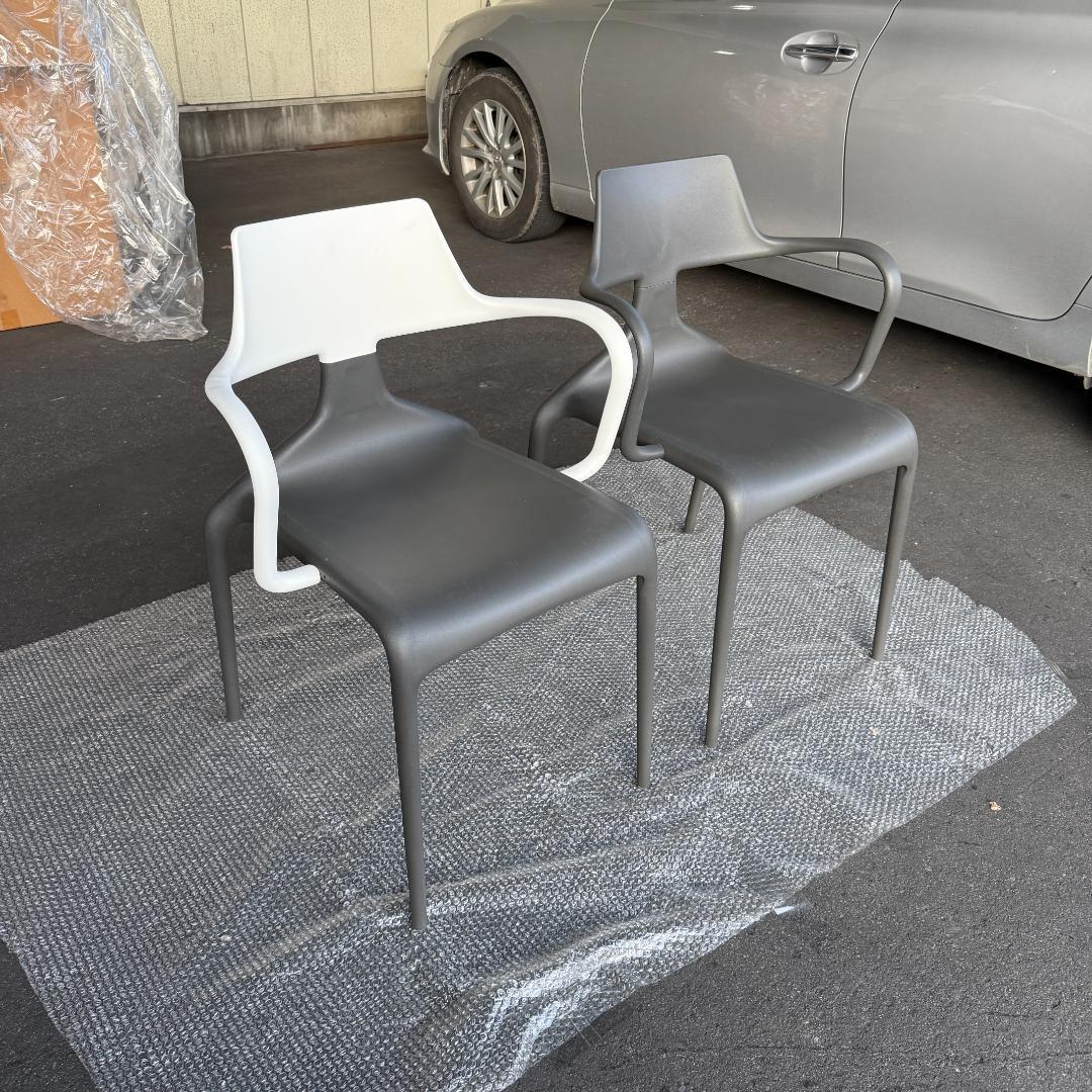 イタリア製 デザイナーズチェア 白黒2脚セット 完成品