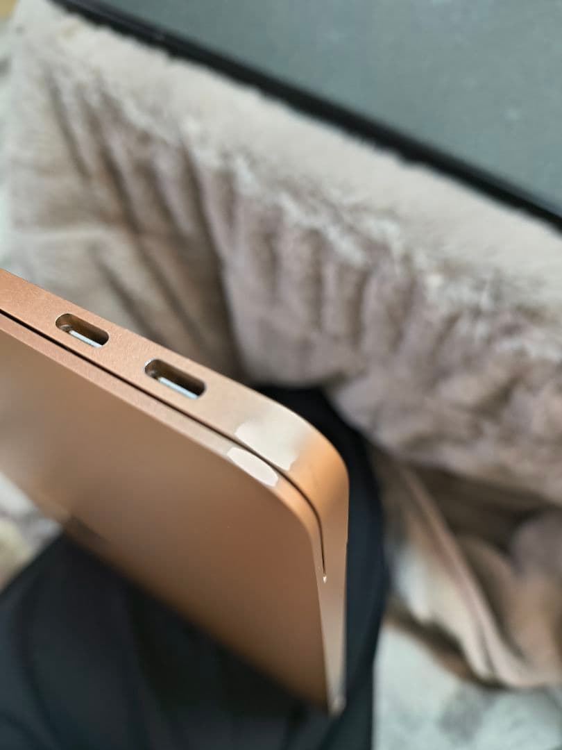 【極美品】MacBook Air2020 8GB ストレージ256GB ゴールド