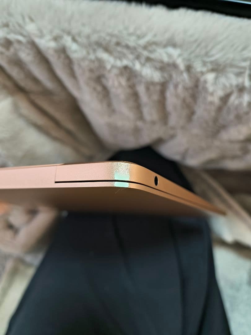 【極美品】MacBook Air2020 8GB ストレージ256GB ゴールド