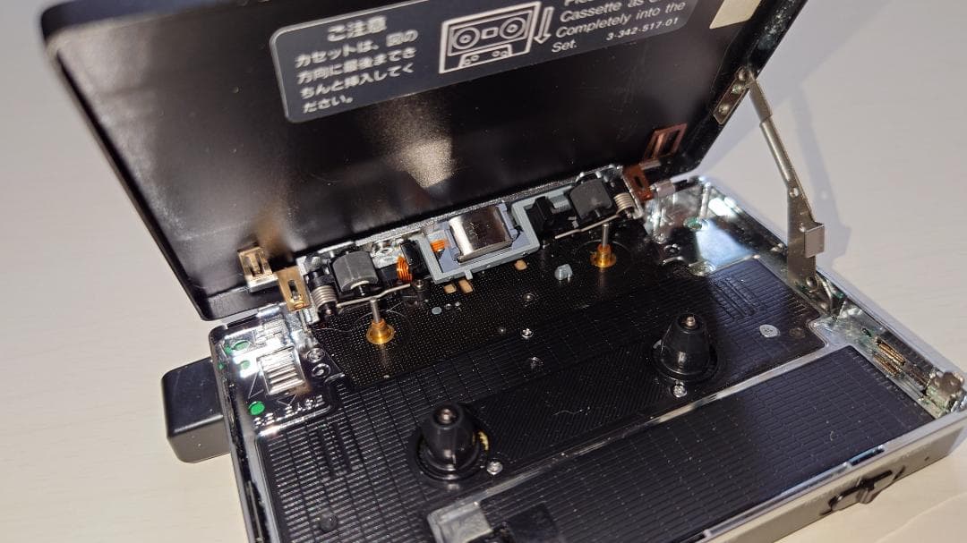 【ジャンク品・外観美品】SONY WALKMAN WM-702C
