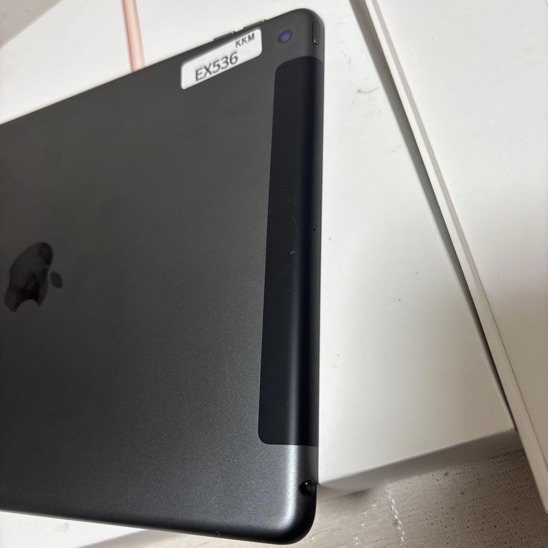 ゆ*け様 Apple iPad (第7世代) 32GB バッテリー92%