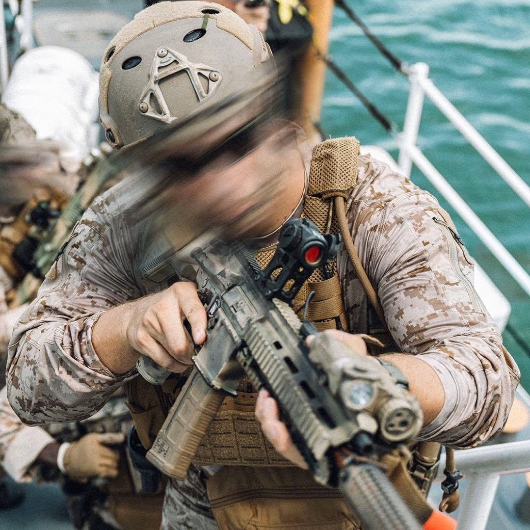 Born Primitive Opアサルトパンツ 30 /30 デザートデジタル