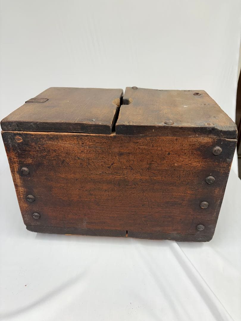 船金庫　箪笥　銭箱　賽銭箱　骨董　時代物　アンティーク　レトロ　コレクション