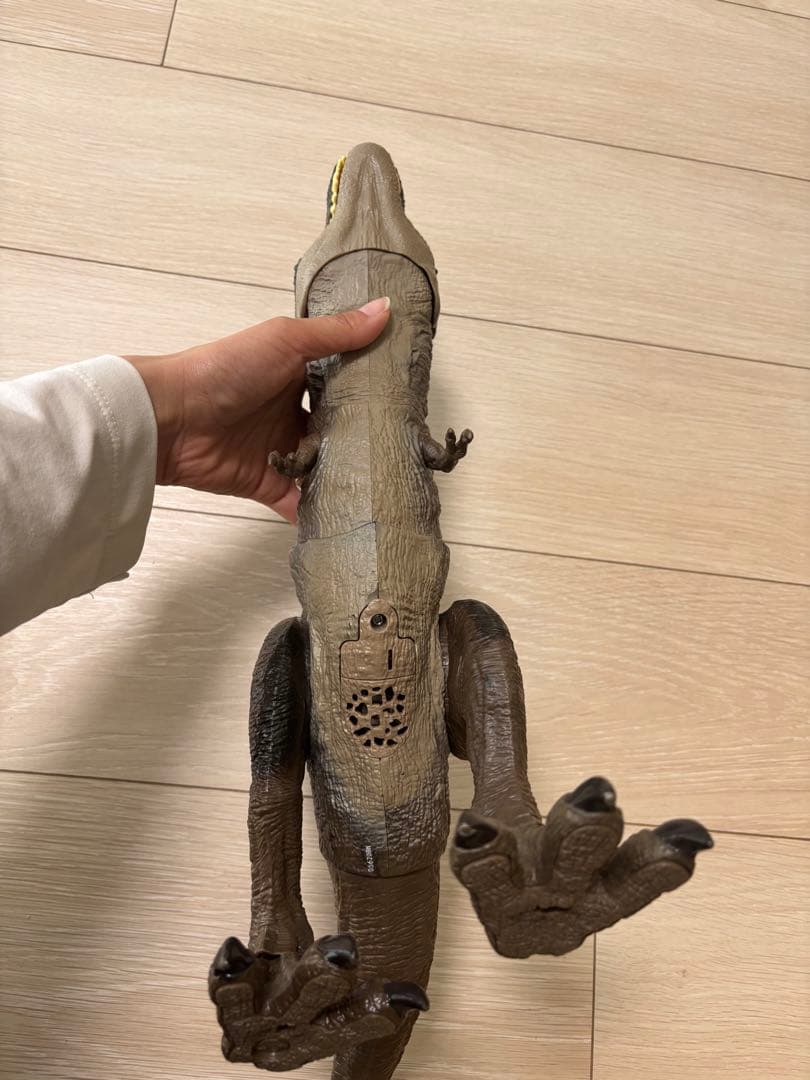 マテル　ジェラシックワールド　吠えるTレックス