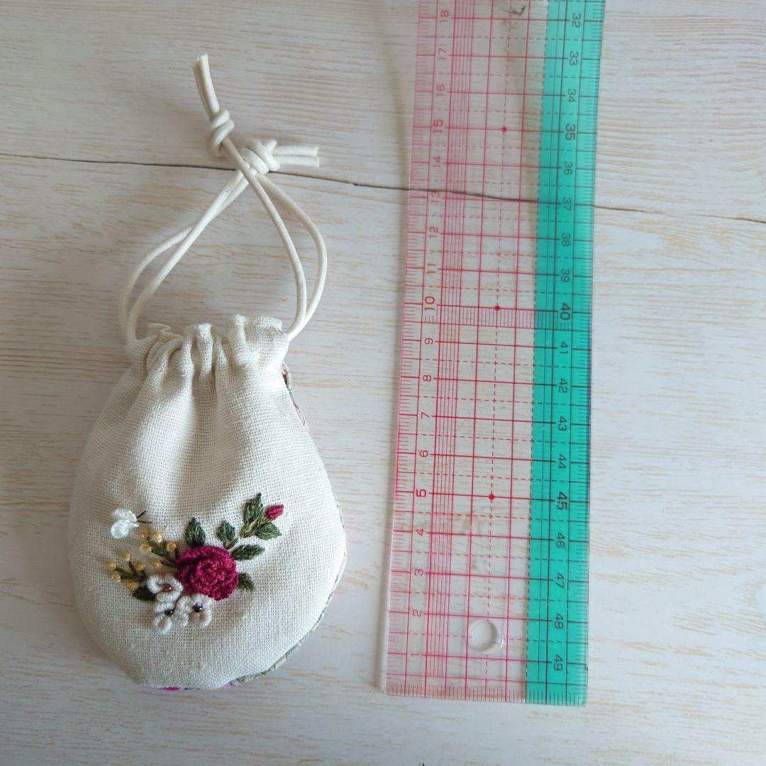 ちっちゃな巾着サシェ/詰替えタイプ【赤いバラと小花】