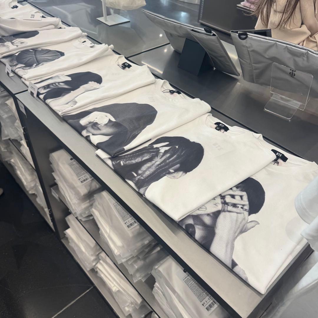 BTS 韓国 ポップアップ ARIRANG アリラン SUGA L Tシャツ
