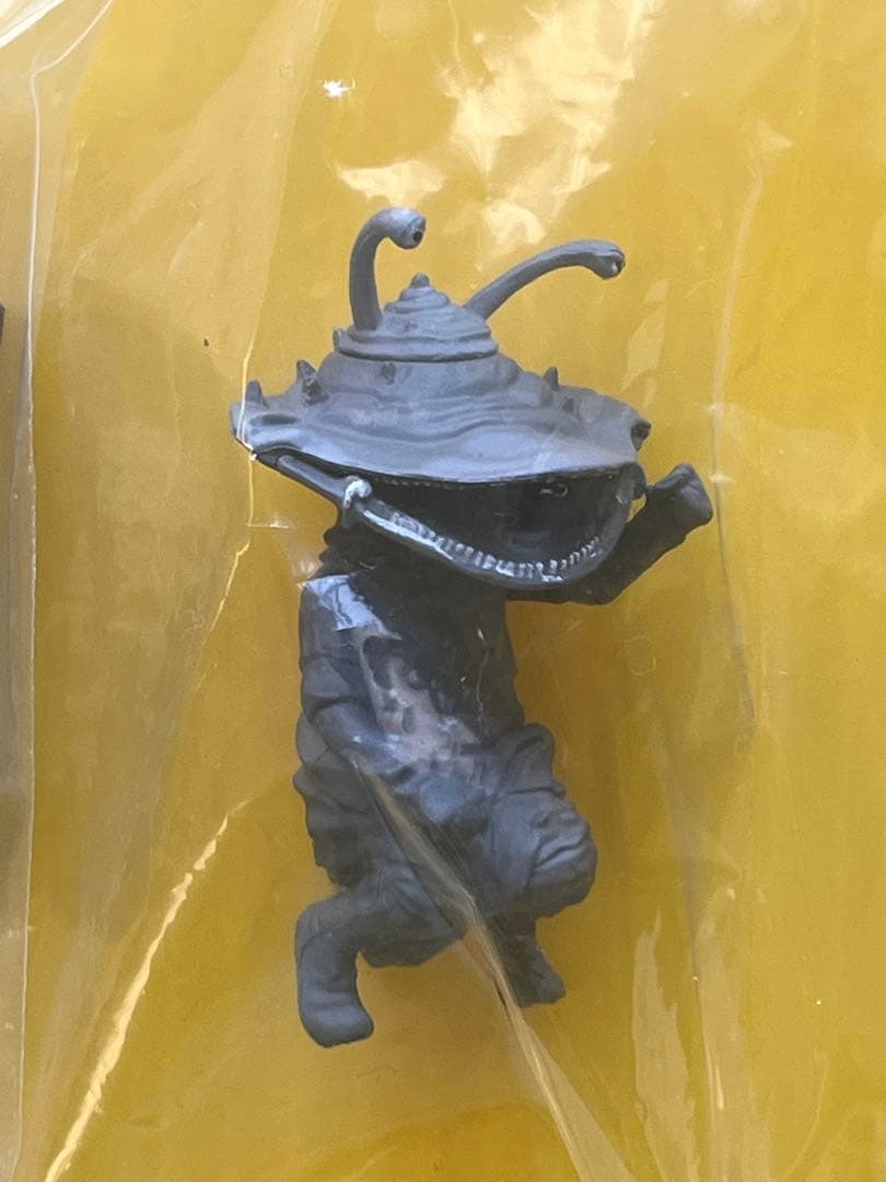 【コレいい値！】ウルトラ超獣名鑑 シークレット カネゴンの繭 〈全2種〉
