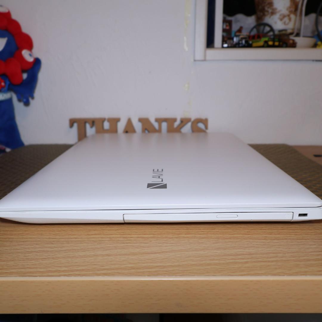 お手軽！Win11人気白！8世代CPU/メ8/高速SSD/無線/HDMI/カメラ