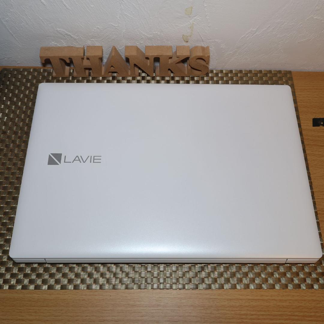 お手軽！Win11人気白！8世代CPU/メ8/高速SSD/無線/HDMI/カメラ