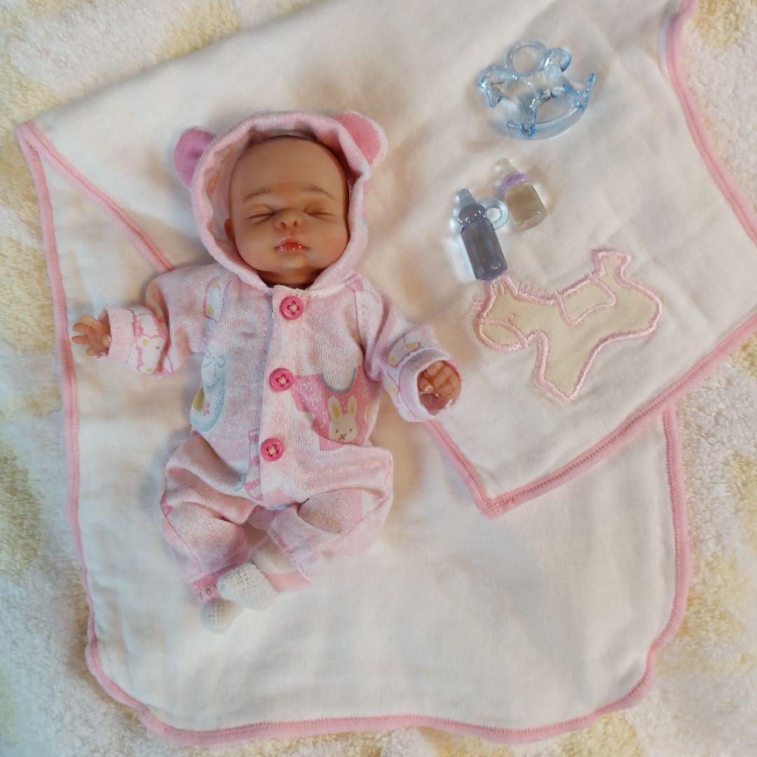 樹脂粘土　☆.・°スリープベビー☆.:*・°リボーンドール