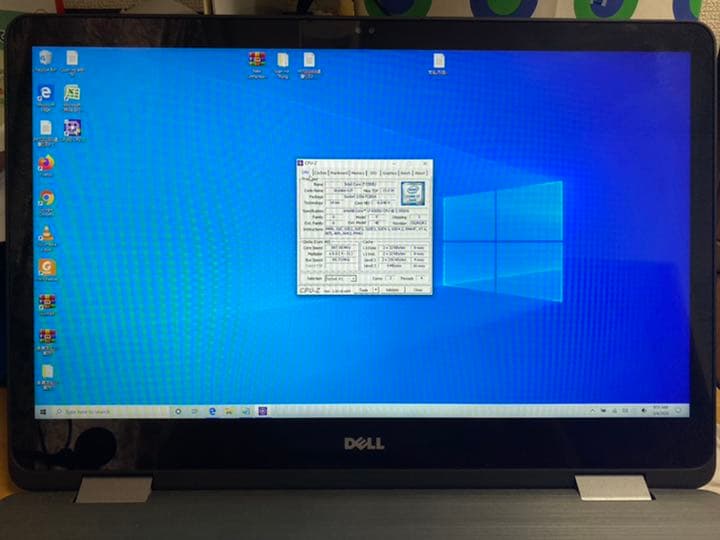 Dell Inspiron 17\" 7778 2 in 1 タッチスクリーン