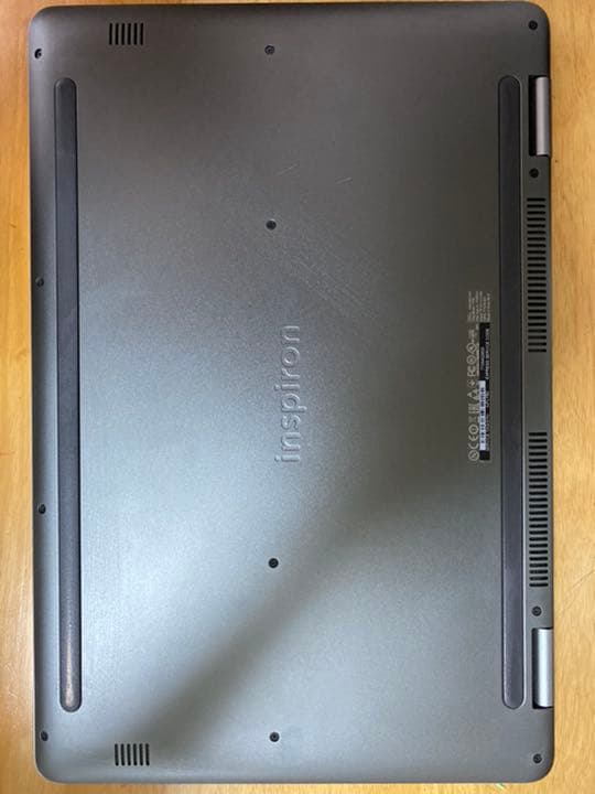 Dell Inspiron 17\" 7778 2 in 1 タッチスクリーン