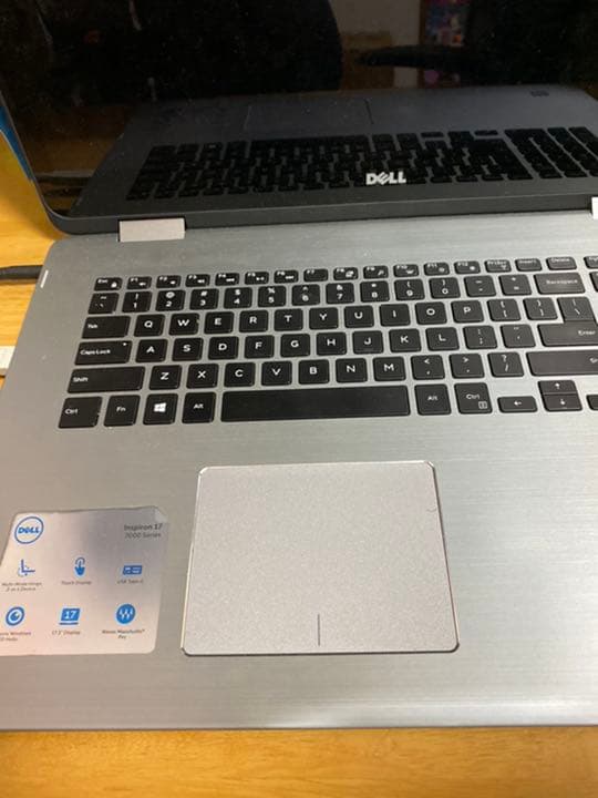Dell Inspiron 17\" 7778 2 in 1 タッチスクリーン