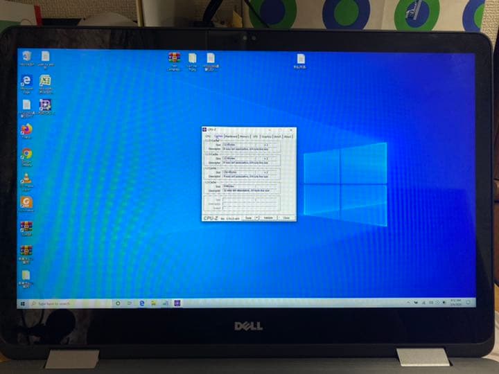 Dell Inspiron 17\" 7778 2 in 1 タッチスクリーン
