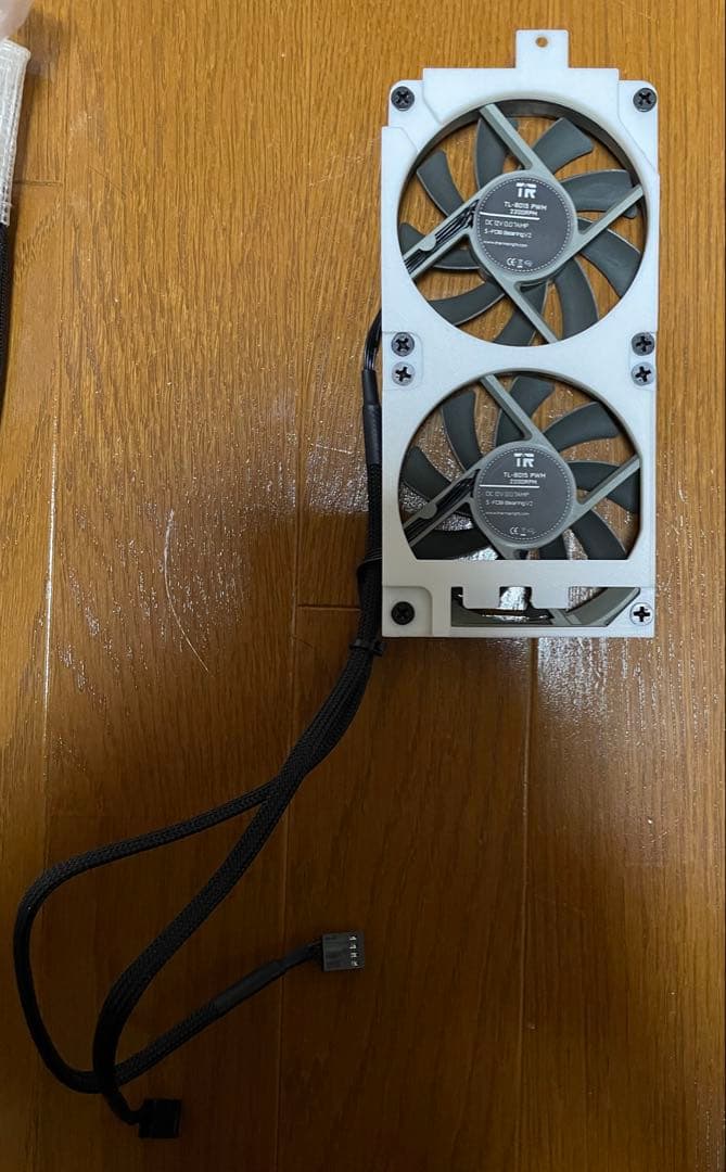 SSUPD MESHROOM S WT PCI5(ライザーケーブル破損あり)