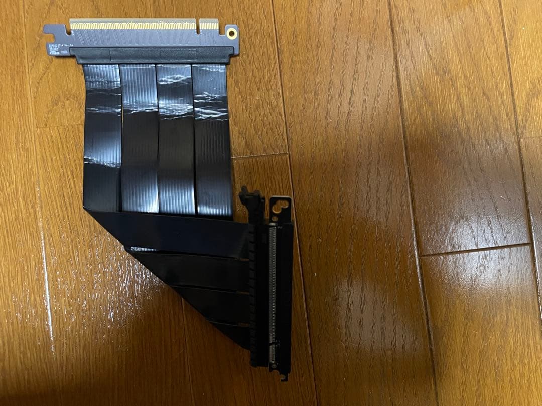 SSUPD MESHROOM S WT PCI5(ライザーケーブル破損あり)