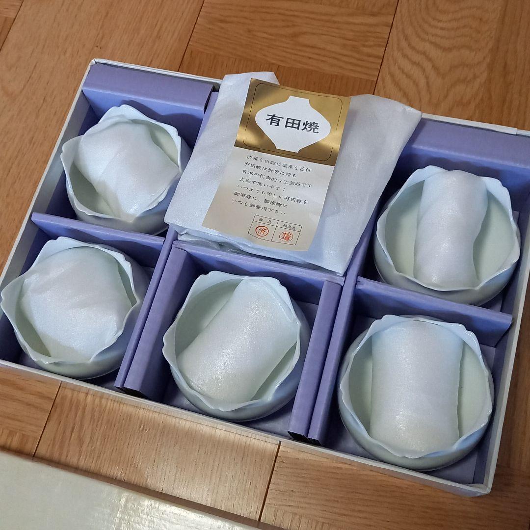 新品★未使用　有田焼　特選陶器　白　磁花型　料理揃　皿　小鉢　５個セット　専用箱