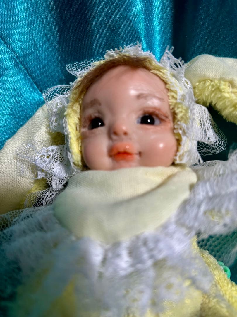 ハンドメイド　樹脂粘土ベビー　イエローレースの子　OOAK 創作人形　一点物