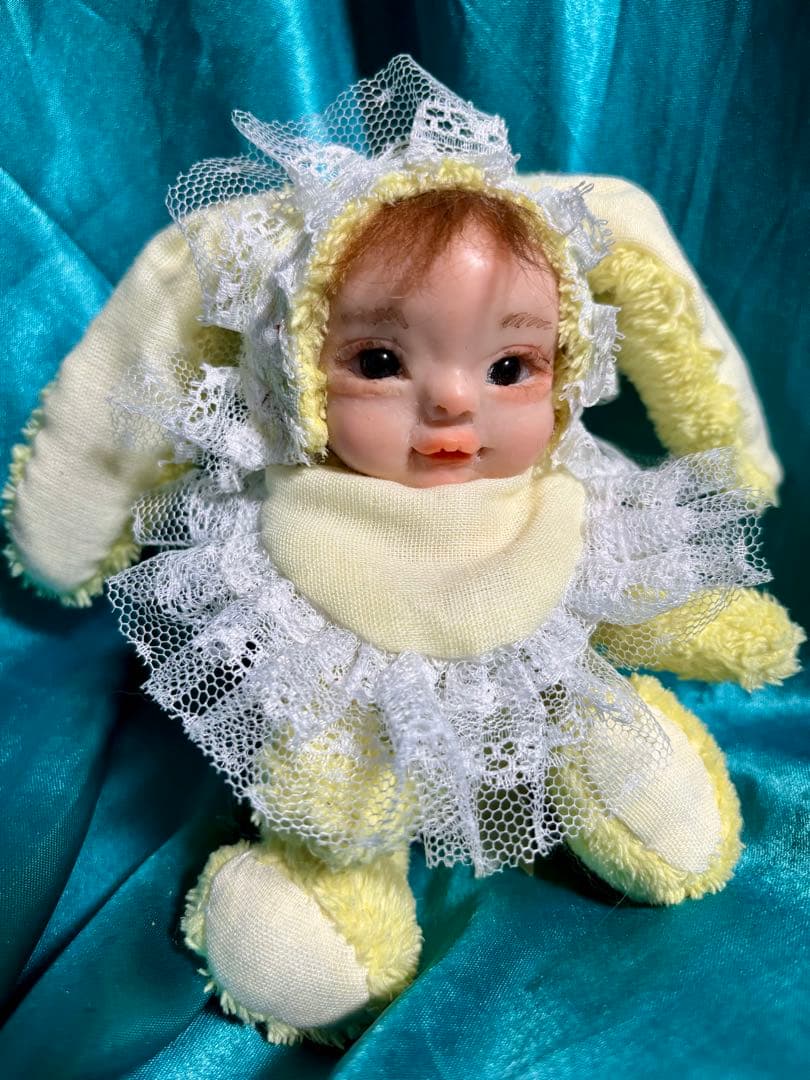 ハンドメイド　樹脂粘土ベビー　イエローレースの子　OOAK 創作人形　一点物