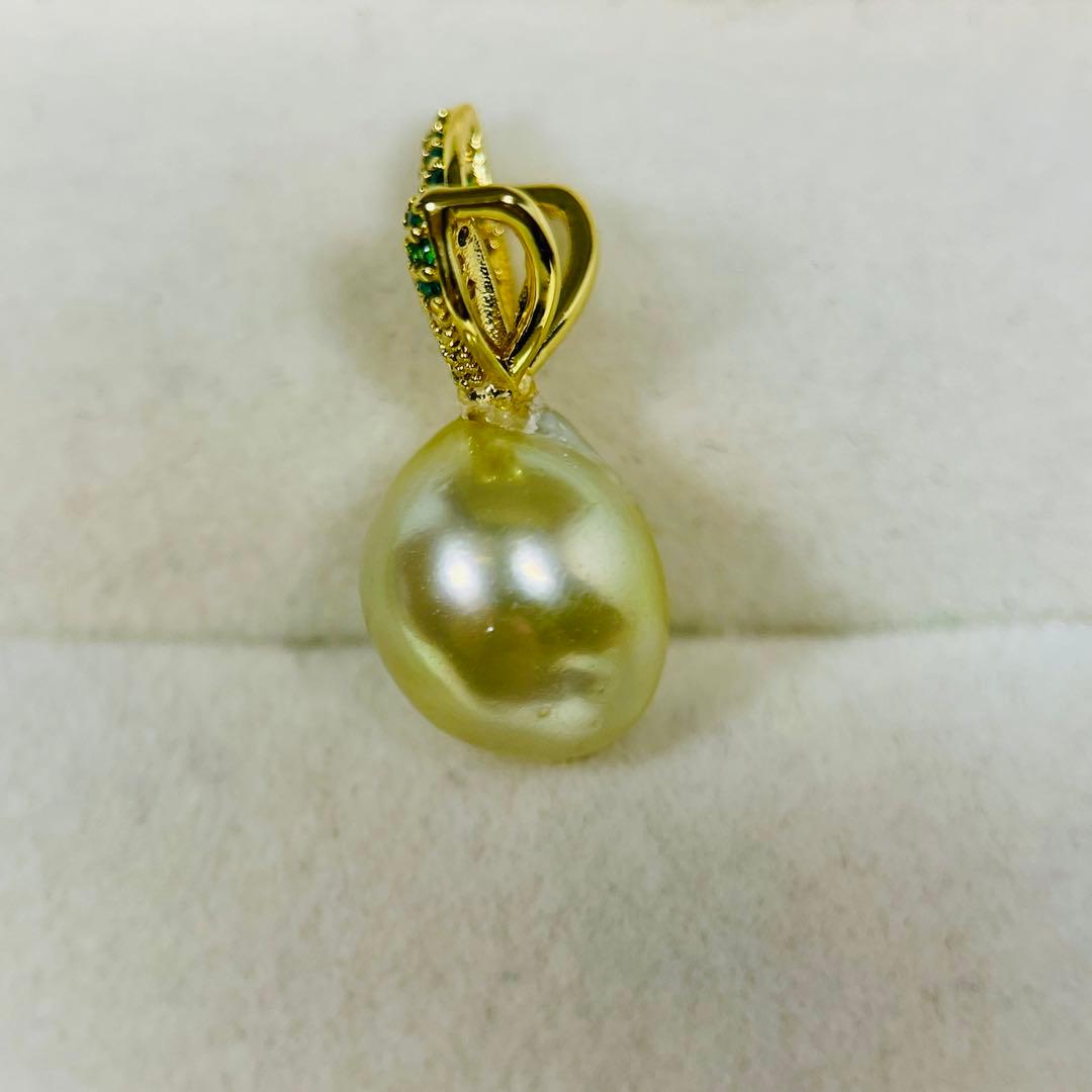 白蝶真珠ネックレス　南洋ゴールデンパール　本真珠 茶金 ペンダント 12mm