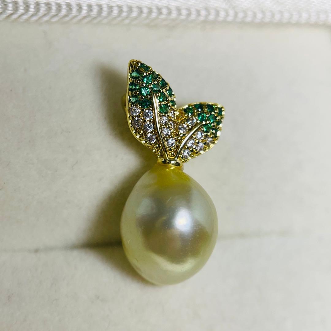 白蝶真珠ネックレス　南洋ゴールデンパール　本真珠 茶金 ペンダント 12mm