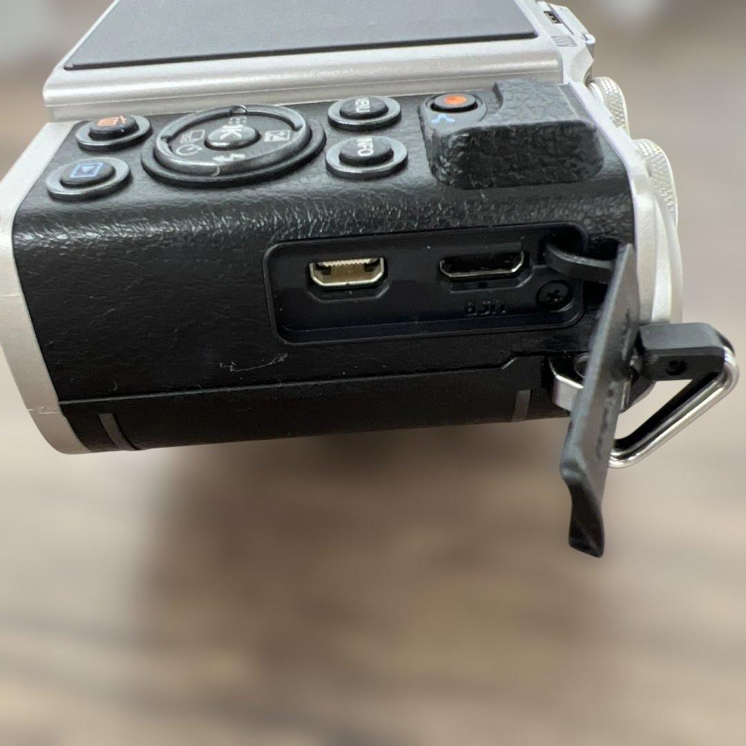 261189OLYMPUS ミラーレス一眼 PEN E-PL9 ボディー