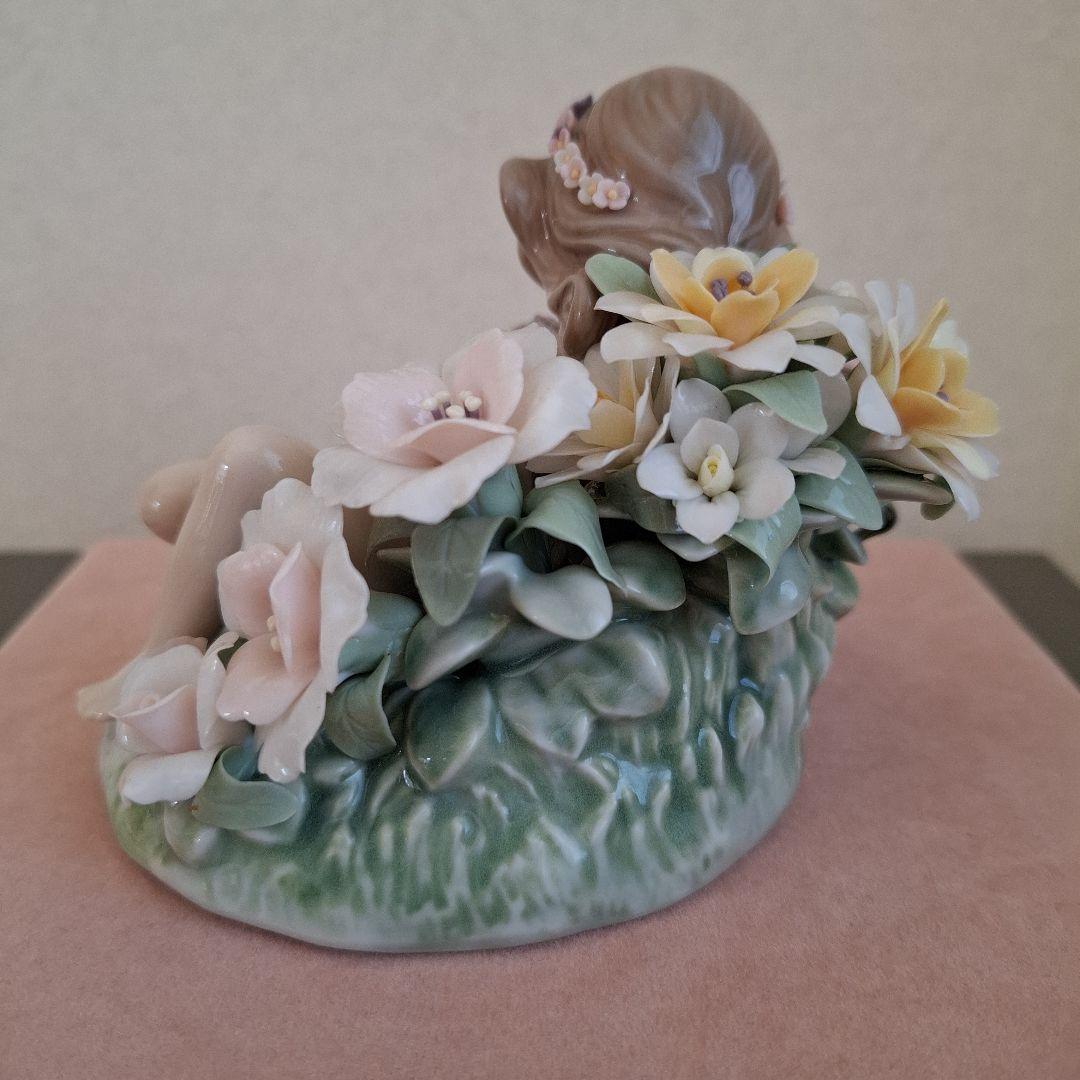 リヤドロ/lladro 蝶と戯れる小妖精