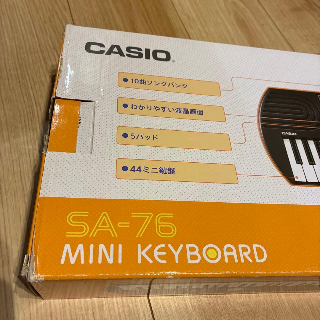 CASIO SA-76 ミニキーボード. ACアダプター付き