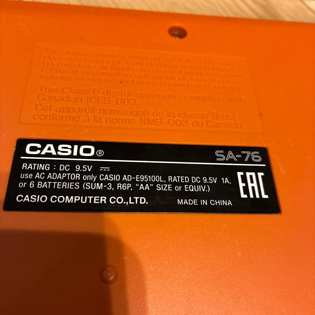 CASIO SA-76 ミニキーボード. ACアダプター付き