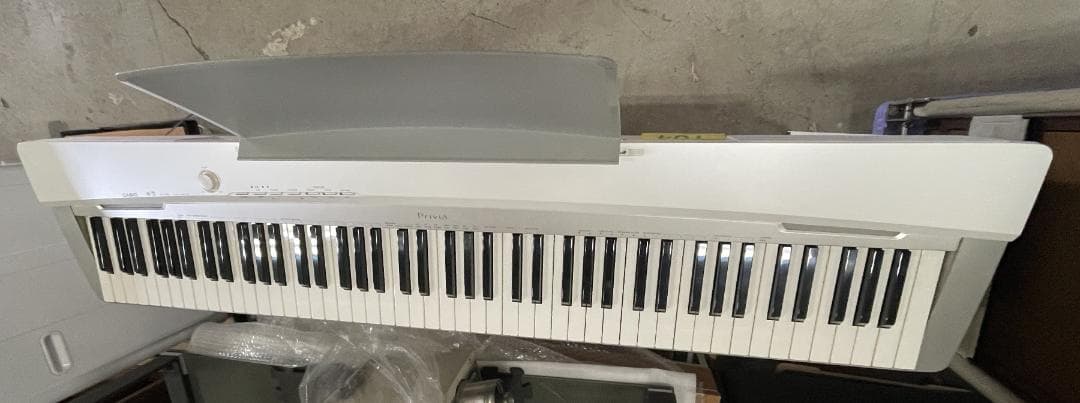 K♢104 カシオ 電子ピアノ プリヴィア PX-130WE　専用木製スタンド付