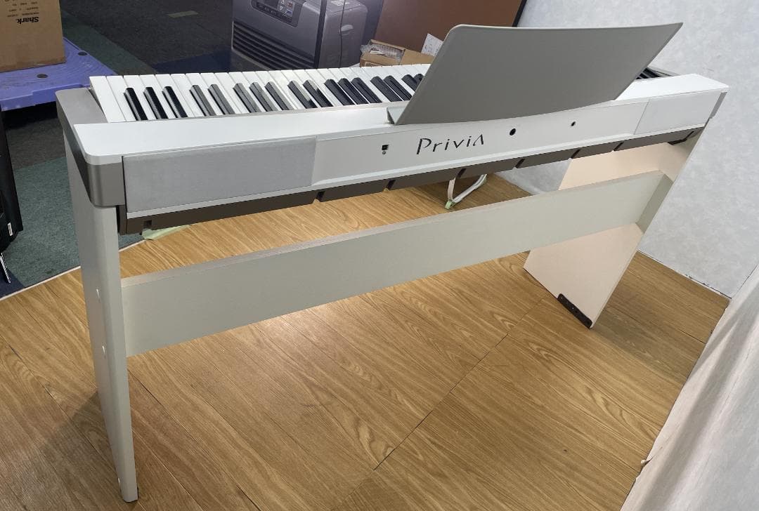 K♢104 カシオ 電子ピアノ プリヴィア PX-130WE　専用木製スタンド付