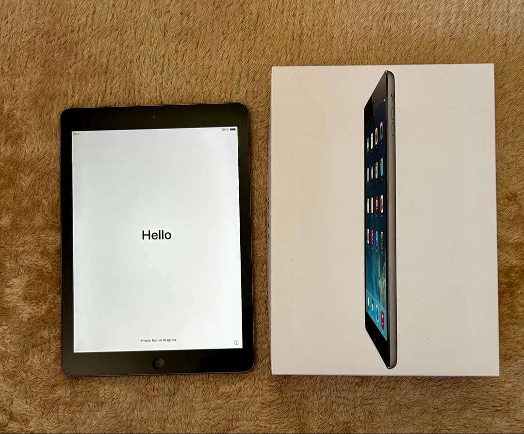 【送料無料】 iPad　A1474　D785FD/A　16GB